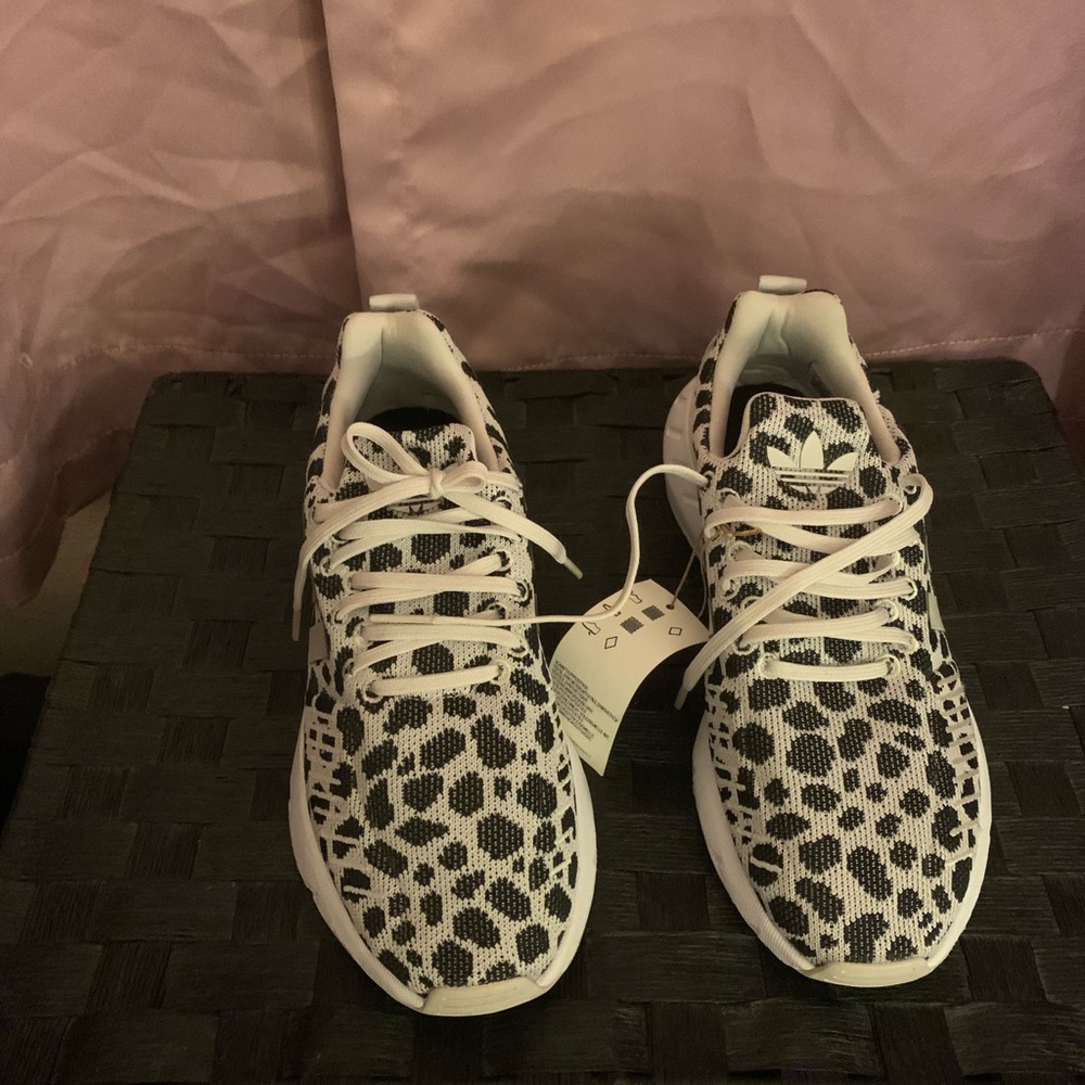 Stylish adidas  Black and White Women's Sneakers
